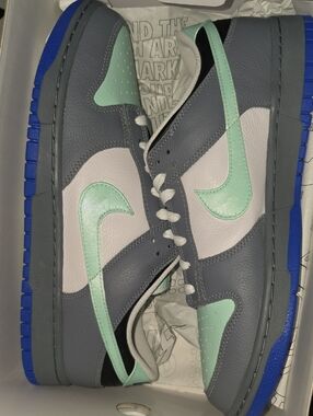 NIKE BY YOU  SIZE 12 MENS